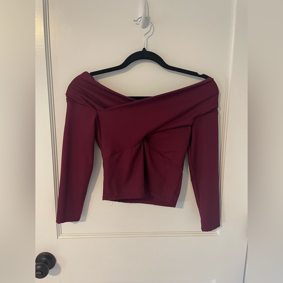 Off the shoulder crop - Picture 1 of 2